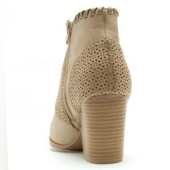 Last 5.5,6 Chunky Heeled Booties 🚨PRICE FIRM🚨 - Picture 2 of 6